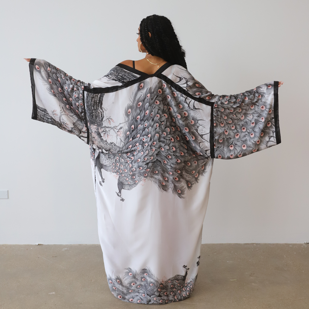 Posh Peacock Printed Kimono (Black)
