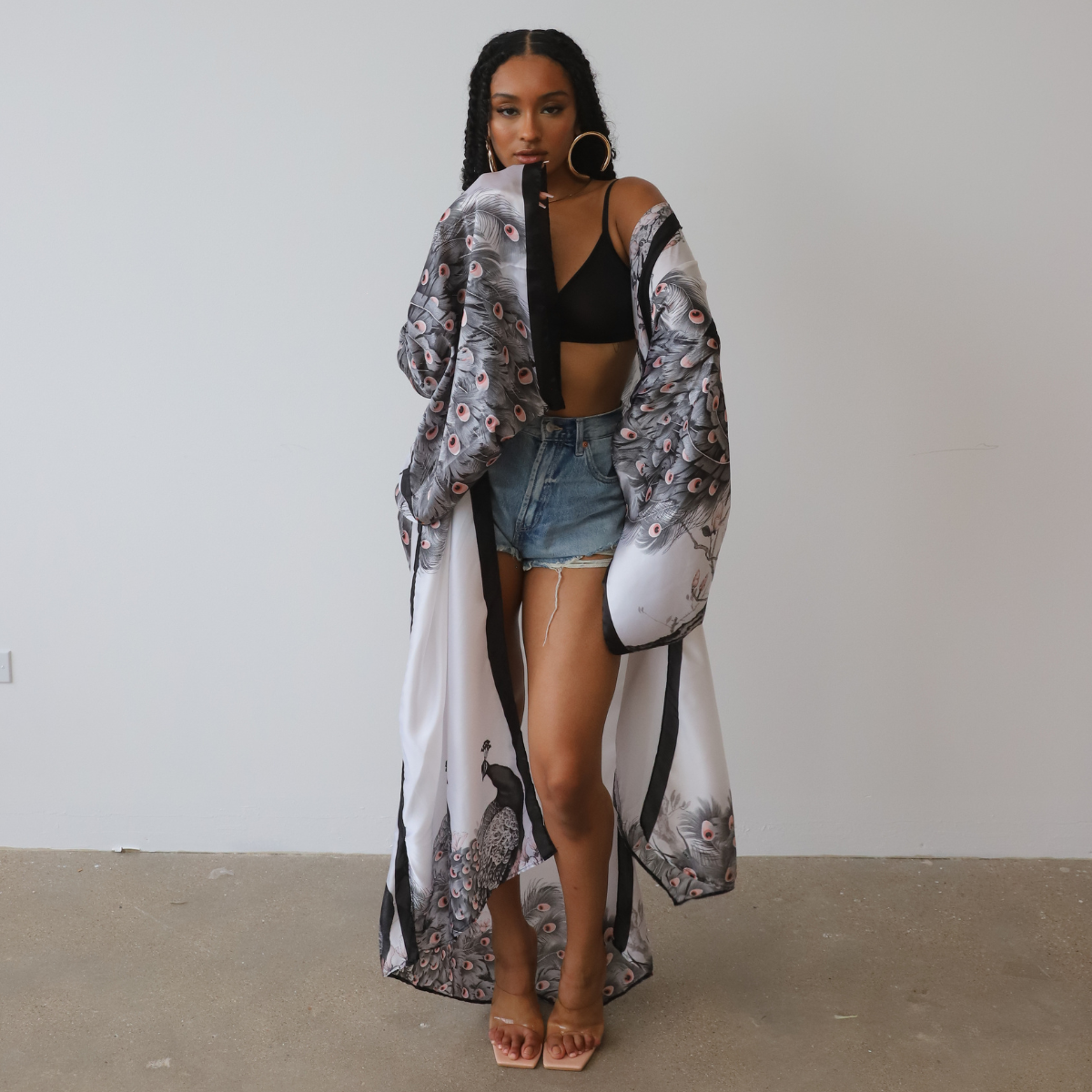 Posh Peacock Printed Kimono (Black)