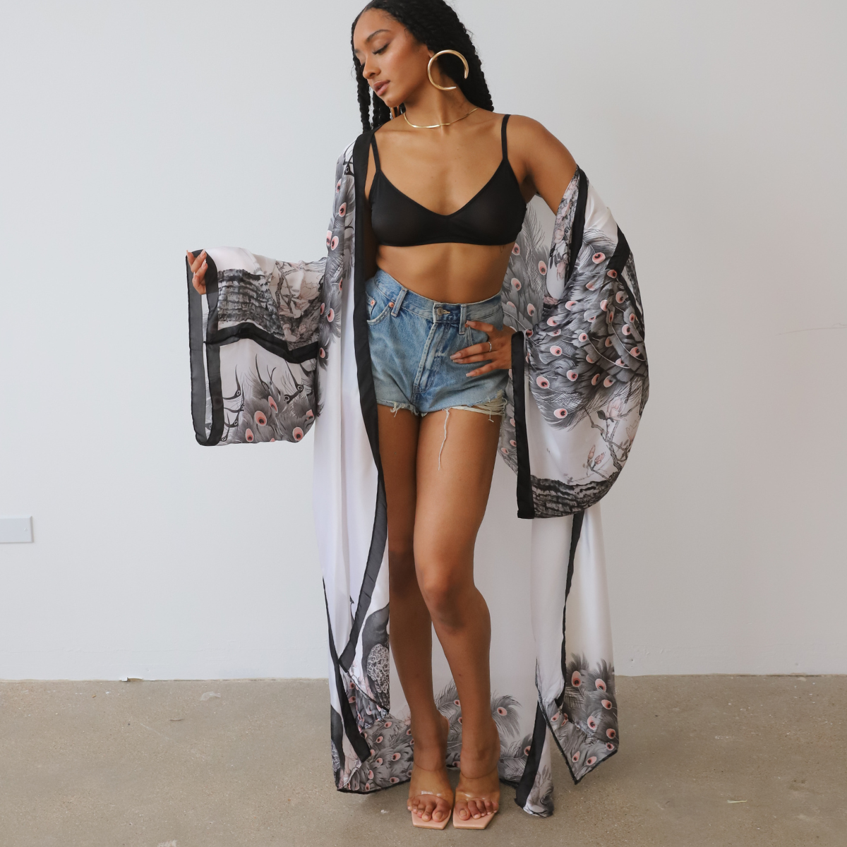 Posh Peacock Printed Kimono (Black)