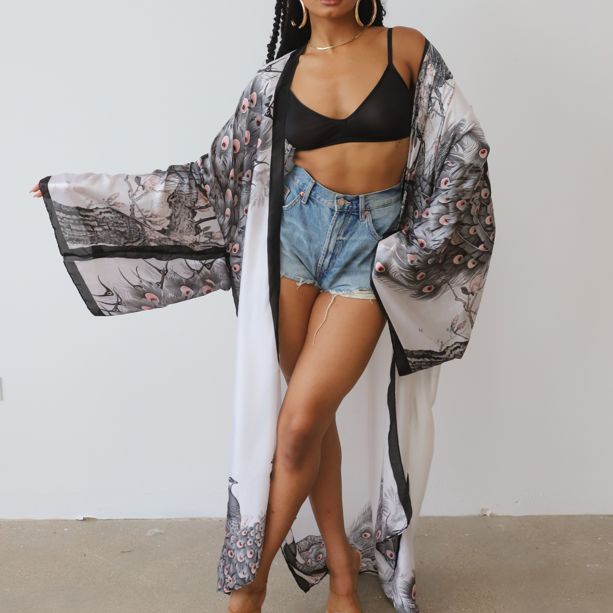 Posh Peacock Printed Kimono (Black)