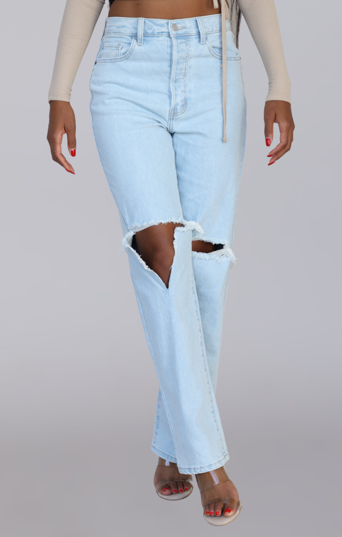 LEXI I LIGHT WASH RIPPED KNEE HIGH WAIST MOM JEANS