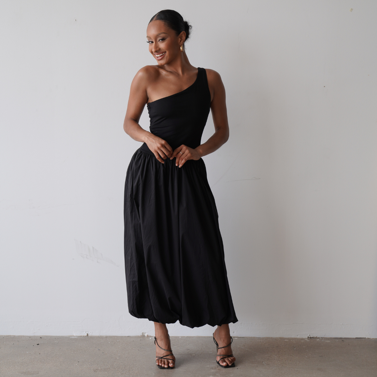 One shoulder Maxi Balloon Dress (Black)