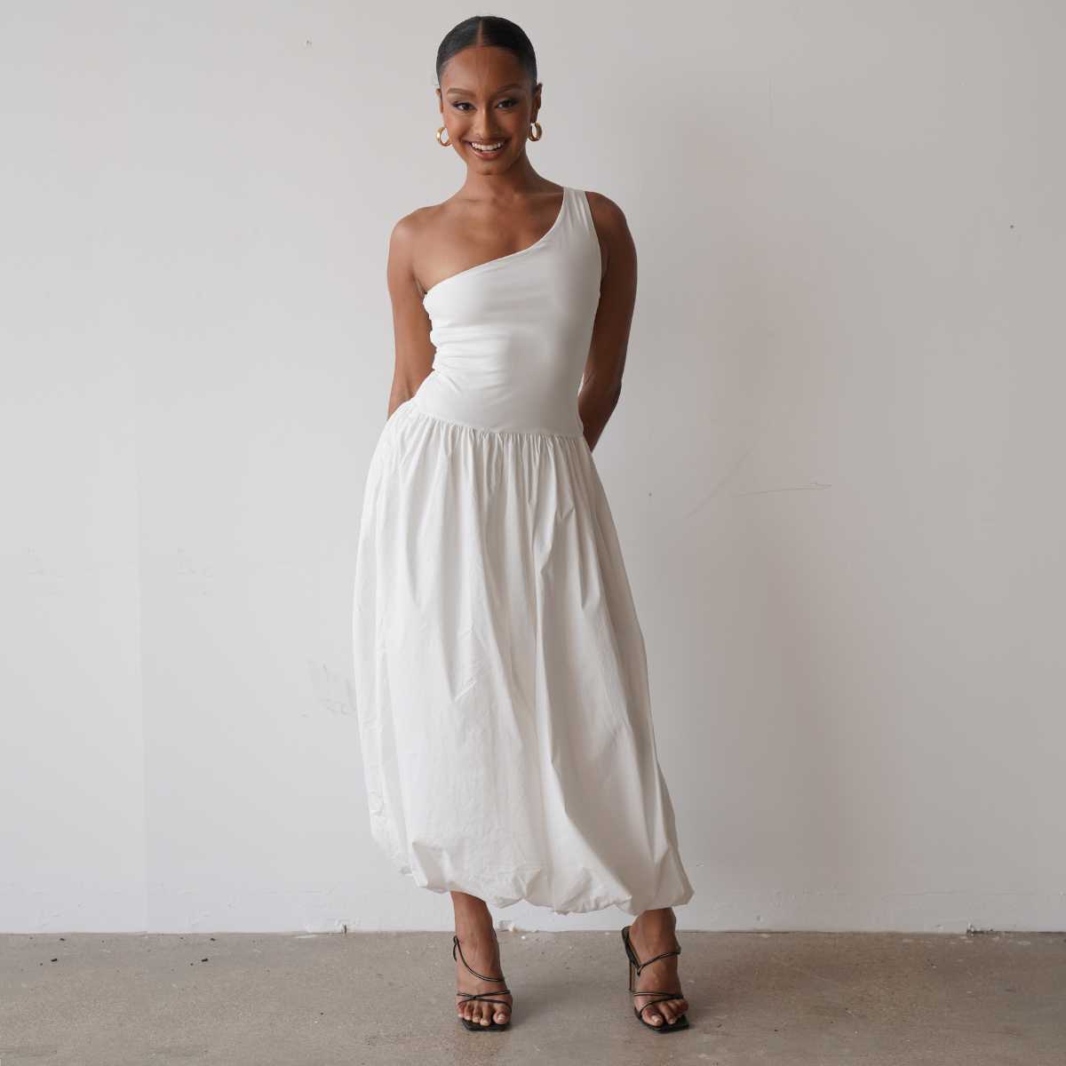 One shoulder Maxi Balloon Dress (White)